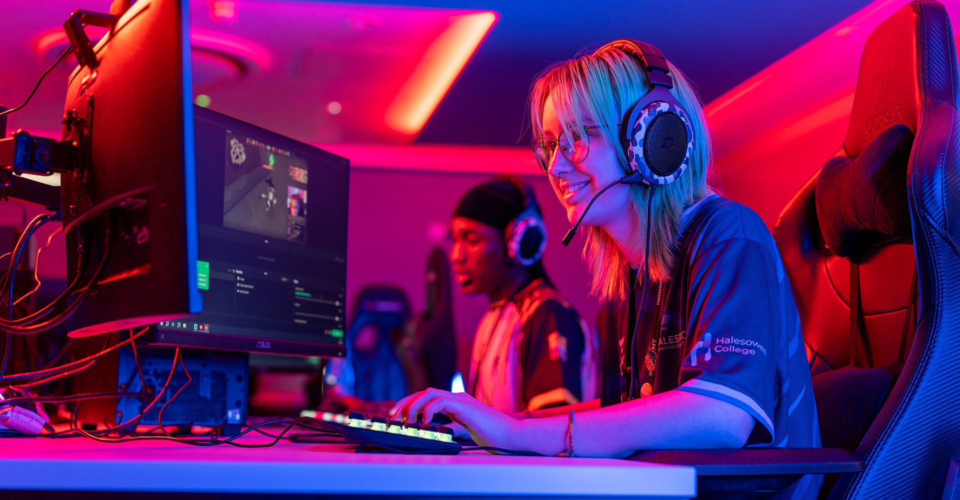 Halesowen College Esports Student